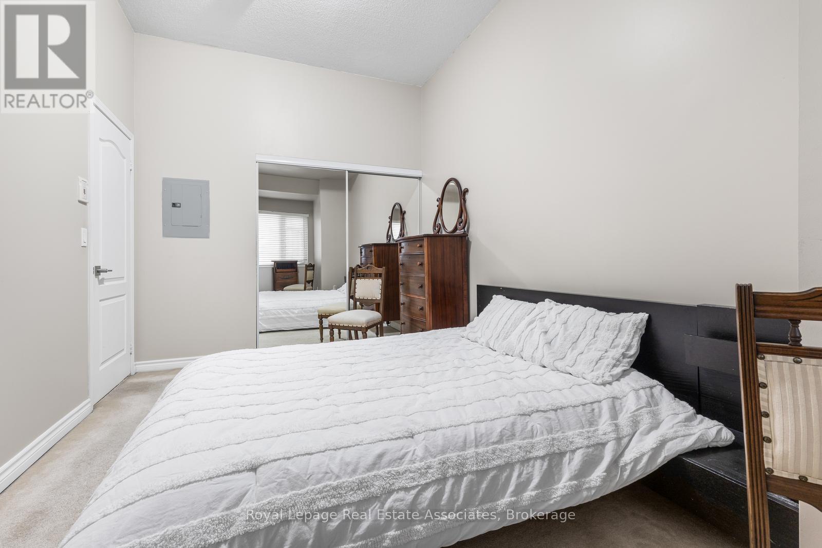 319 - 330 Princess Royal Drive, Mississauga, Ontario  L5B 4P7 - Photo 21 - W12982960