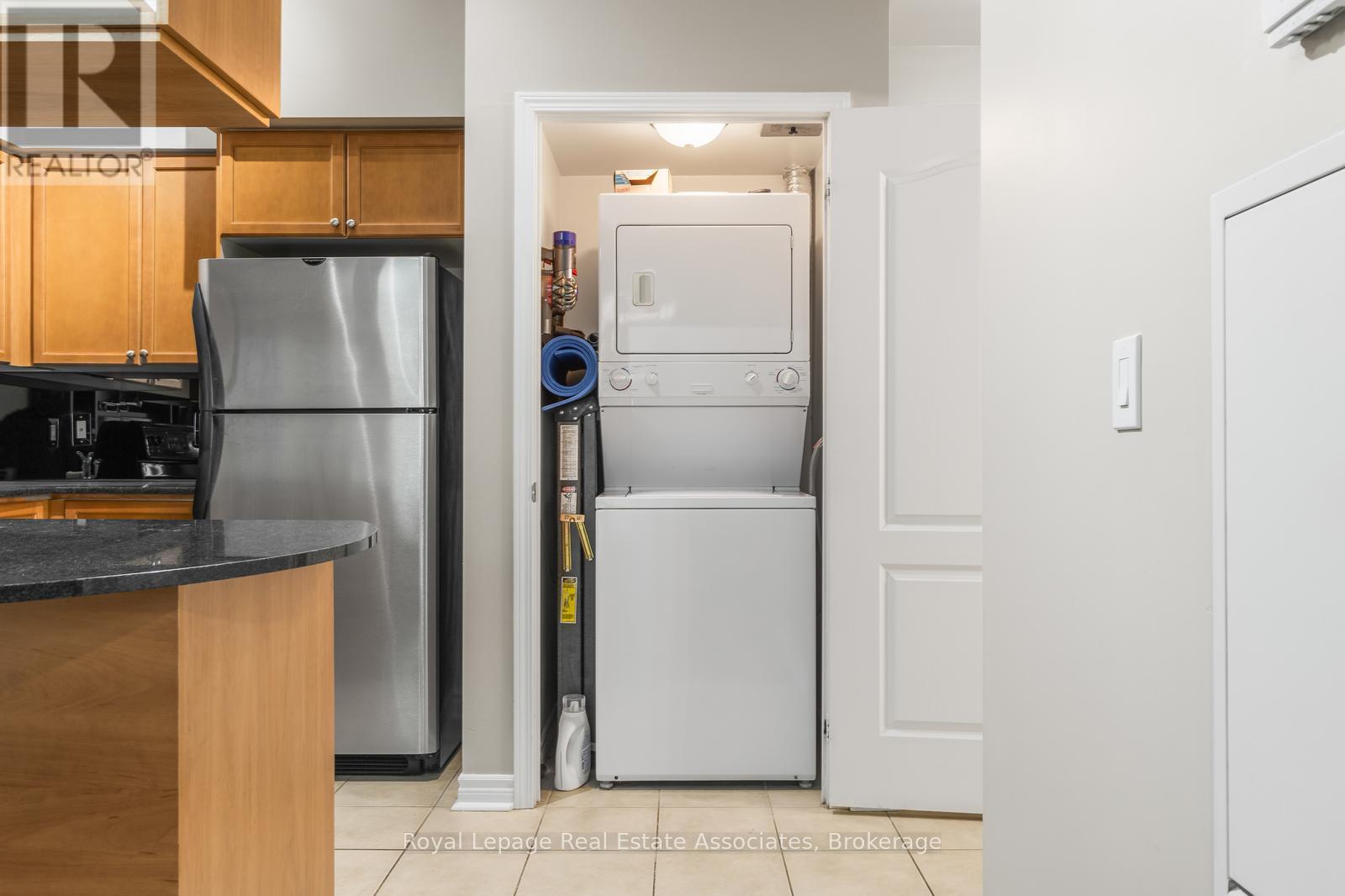 319 - 330 Princess Royal Drive, Mississauga, Ontario  L5B 4P7 - Photo 22 - W12982960