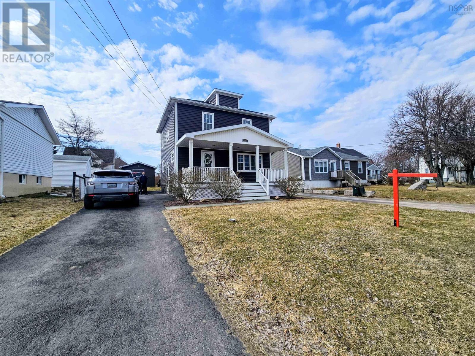 815 Main Street, Glace Bay, Nova Scotia  B1A 4Z2 - Photo 2 - 202607150