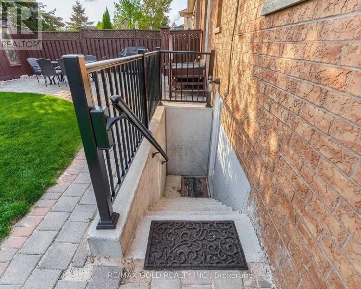 1090 Trudeau Drive, Milton, Ontario  L9T 0A3 - Photo 44 - W12986670