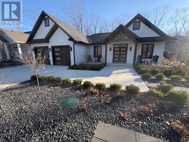 10143 Pinery Bluffs Road, Lambton Shores, Ontario  N0M 1T0 - Photo 2 - X12989504