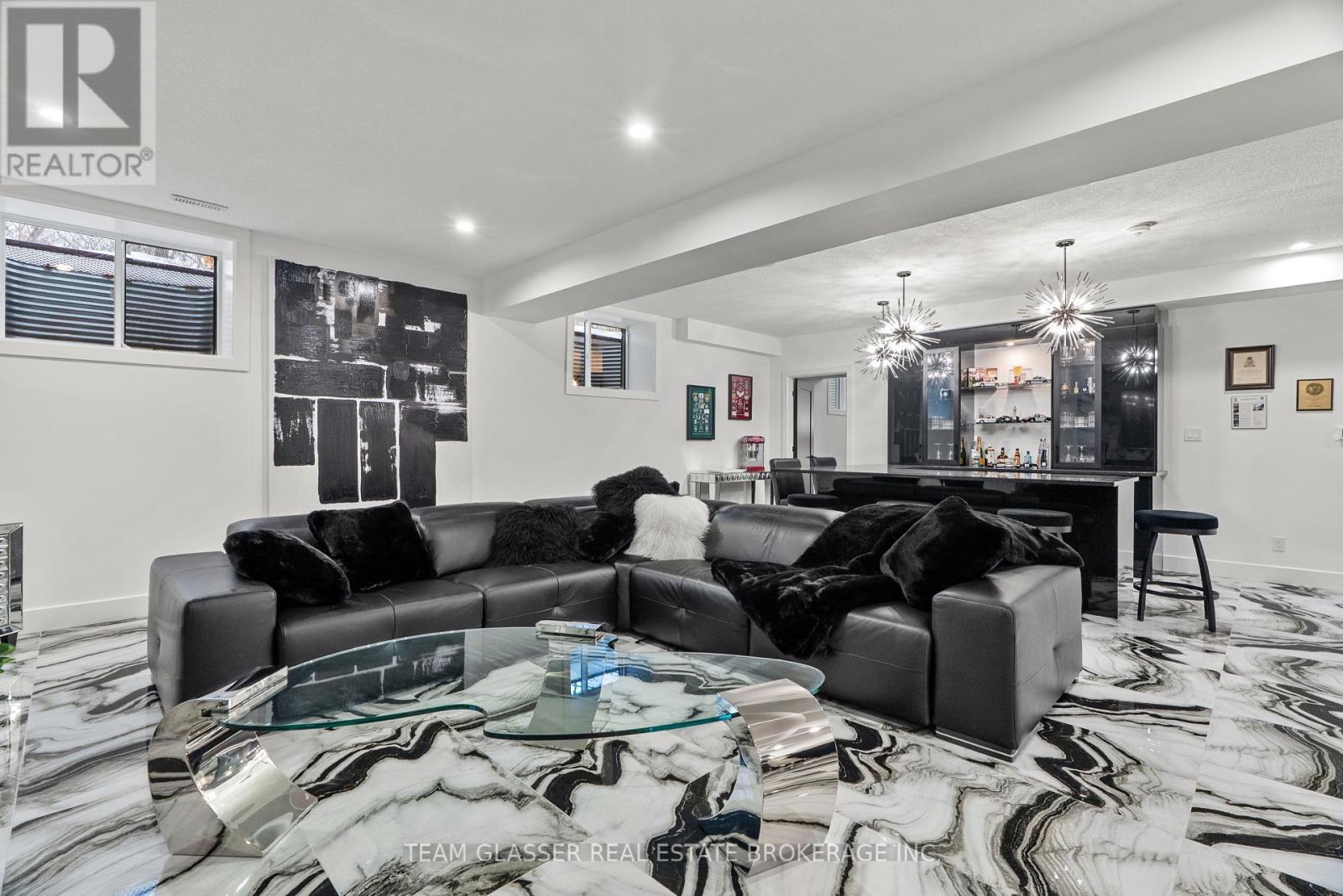 10143 Pinery Bluffs Road, Lambton Shores, Ontario  N0M 1T0 - Photo 27 - X12989504