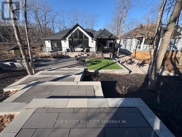 10143 Pinery Bluffs Road, Lambton Shores, Ontario  N0M 1T0 - Photo 41 - X12989504