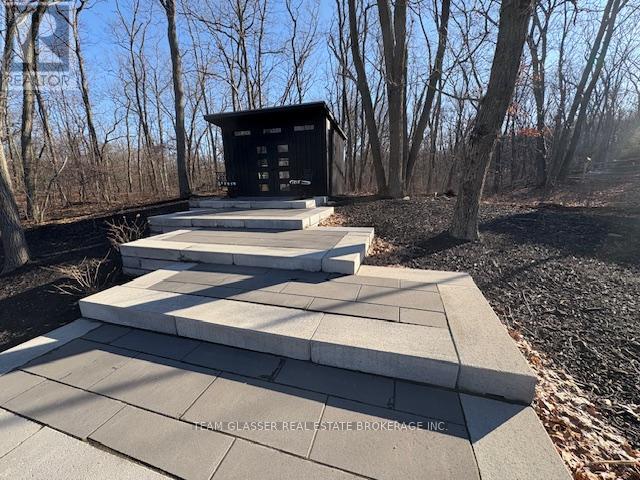 10143 Pinery Bluffs Road, Lambton Shores, Ontario  N0M 1T0 - Photo 47 - X12989504