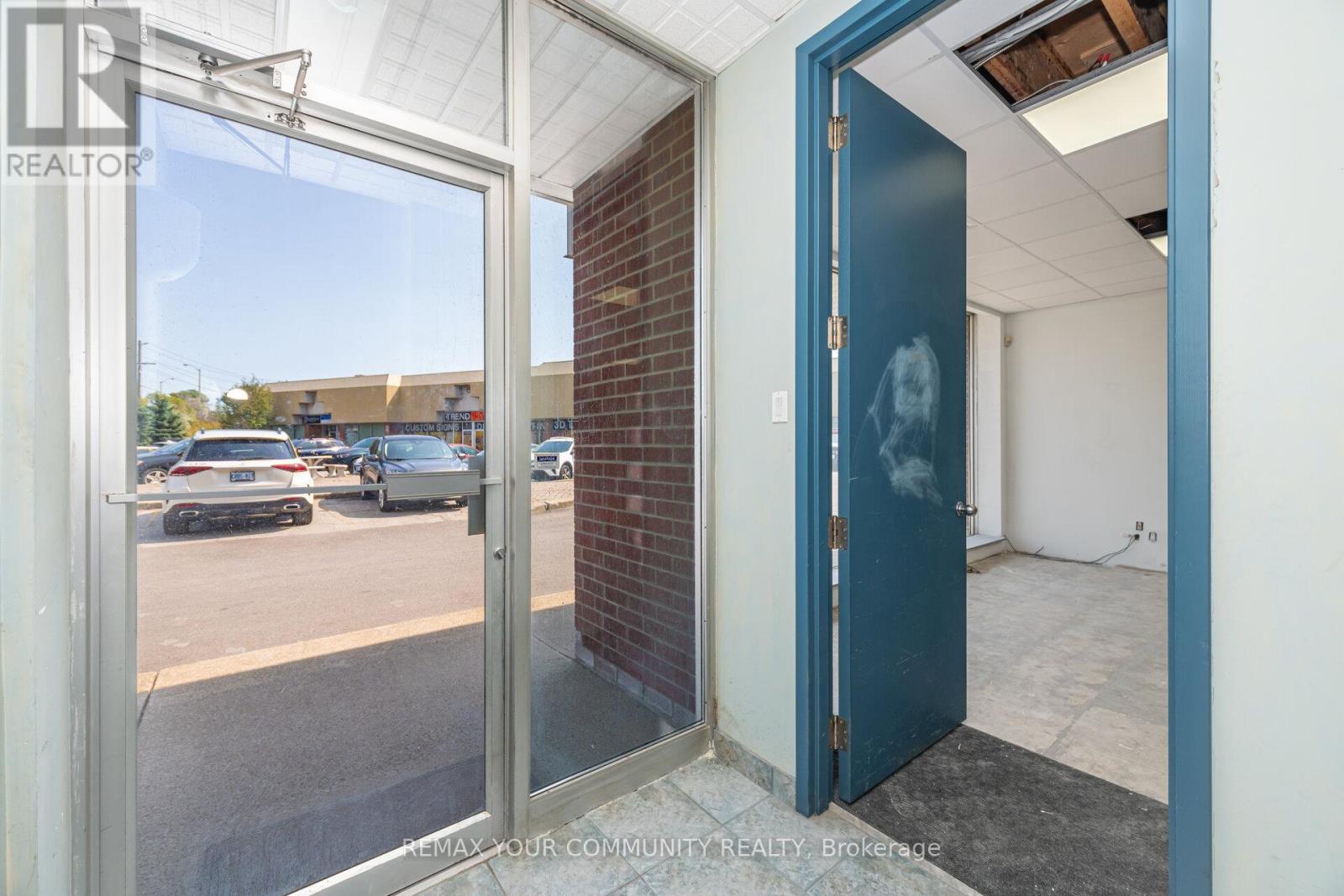 5 - 2001 Albion Road, Toronto, Ontario  M9W 6V6 - Photo 4 - W12989914