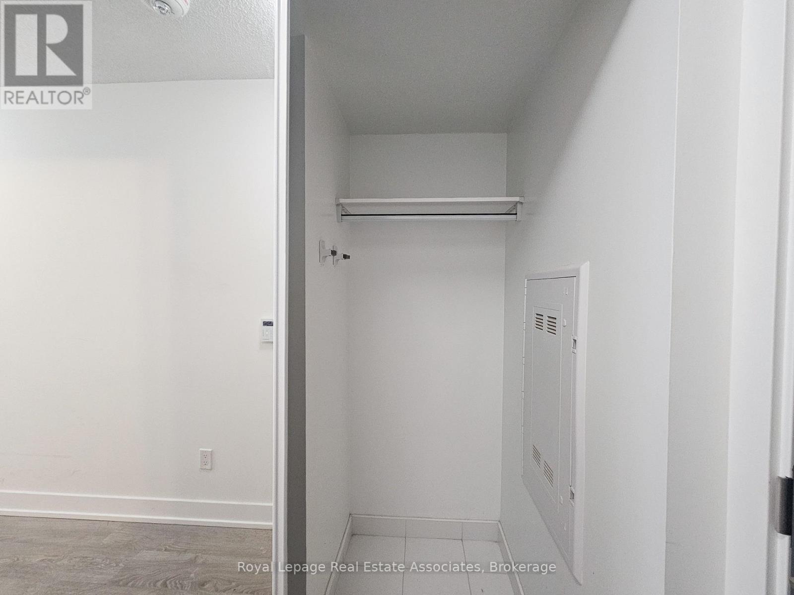 525 - 9 Mabelle Avenue, Toronto, Ontario  M9A 0E1 - Photo 11 - W12989932