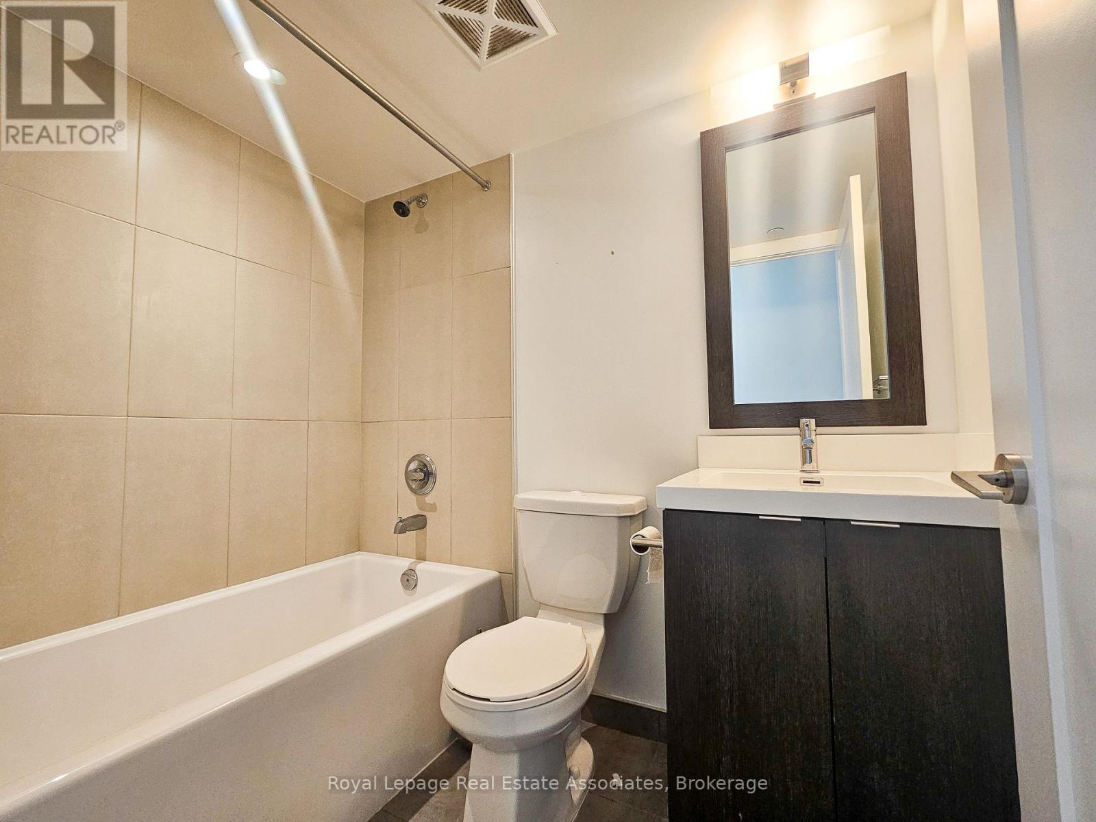 525 - 9 Mabelle Avenue, Toronto, Ontario  M9A 0E1 - Photo 12 - W12989932