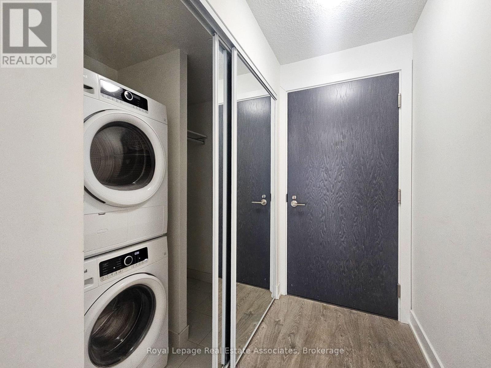 525 - 9 Mabelle Avenue, Toronto, Ontario  M9A 0E1 - Photo 13 - W12989932