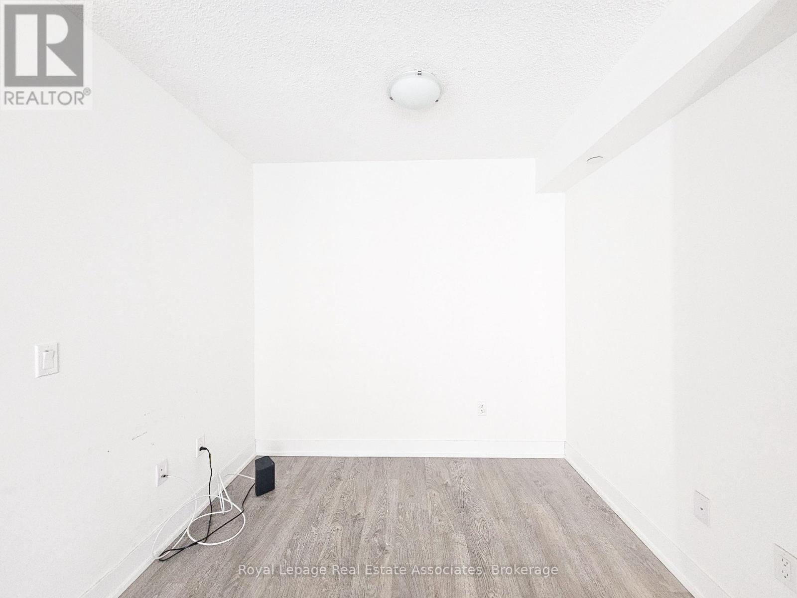 525 - 9 Mabelle Avenue, Toronto, Ontario  M9A 0E1 - Photo 7 - W12989932