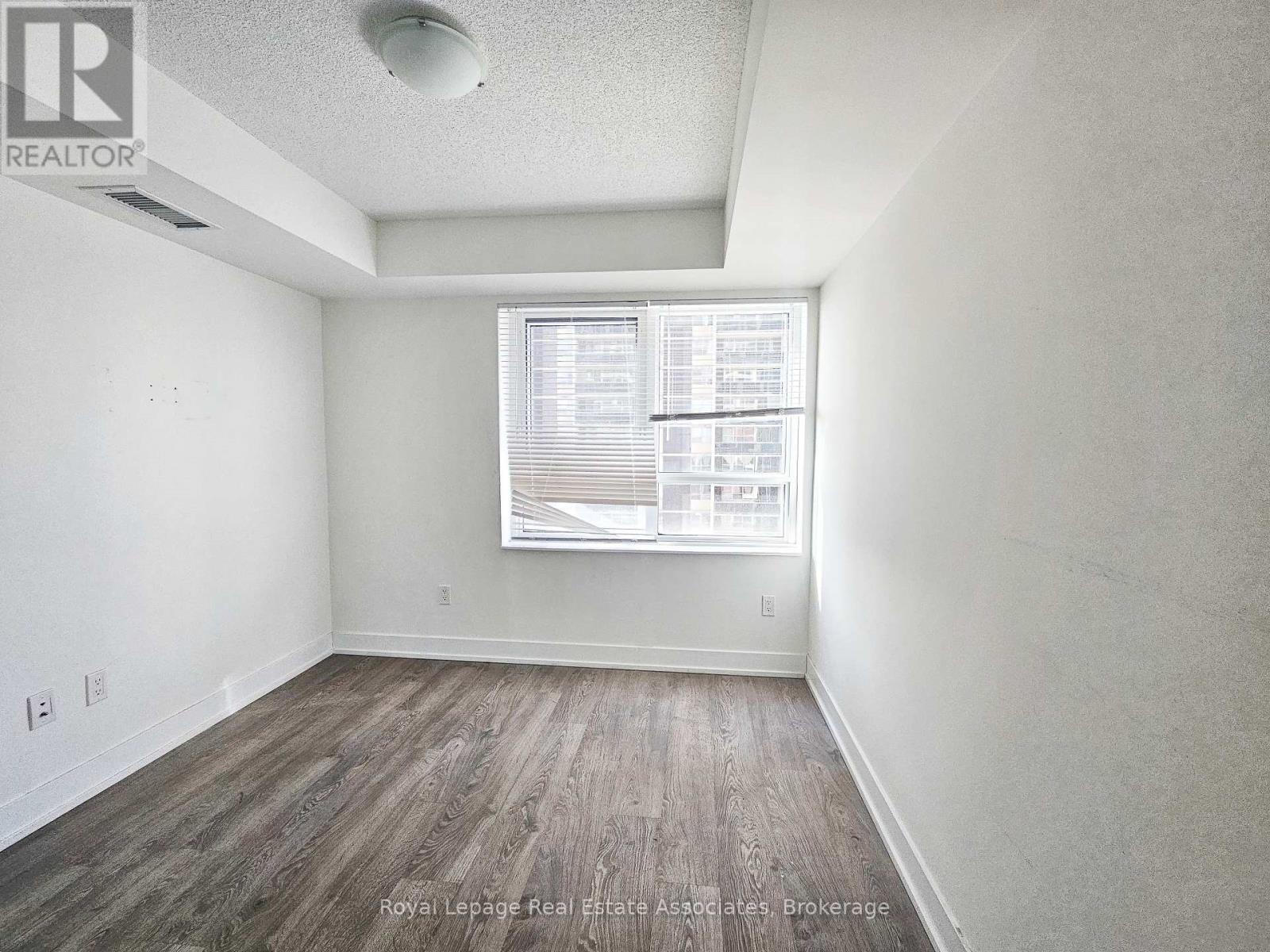 525 - 9 Mabelle Avenue, Toronto, Ontario  M9A 0E1 - Photo 8 - W12989932