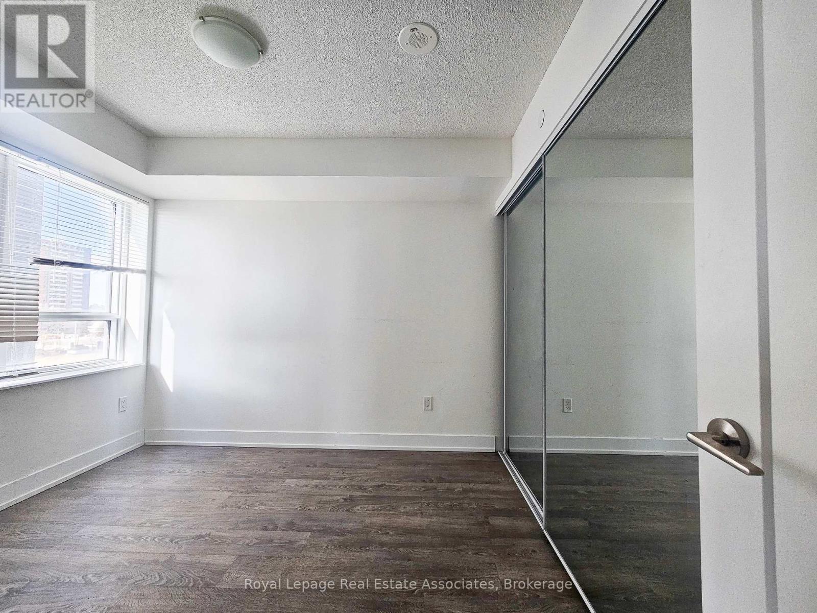 525 - 9 Mabelle Avenue, Toronto, Ontario  M9A 0E1 - Photo 9 - W12989932