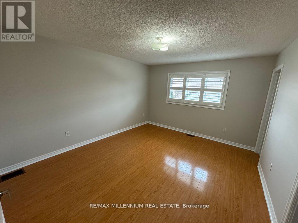 23 Calderstone Drive S, Brampton, Ontario  L6P 2A4 - Photo 7 - W12989936