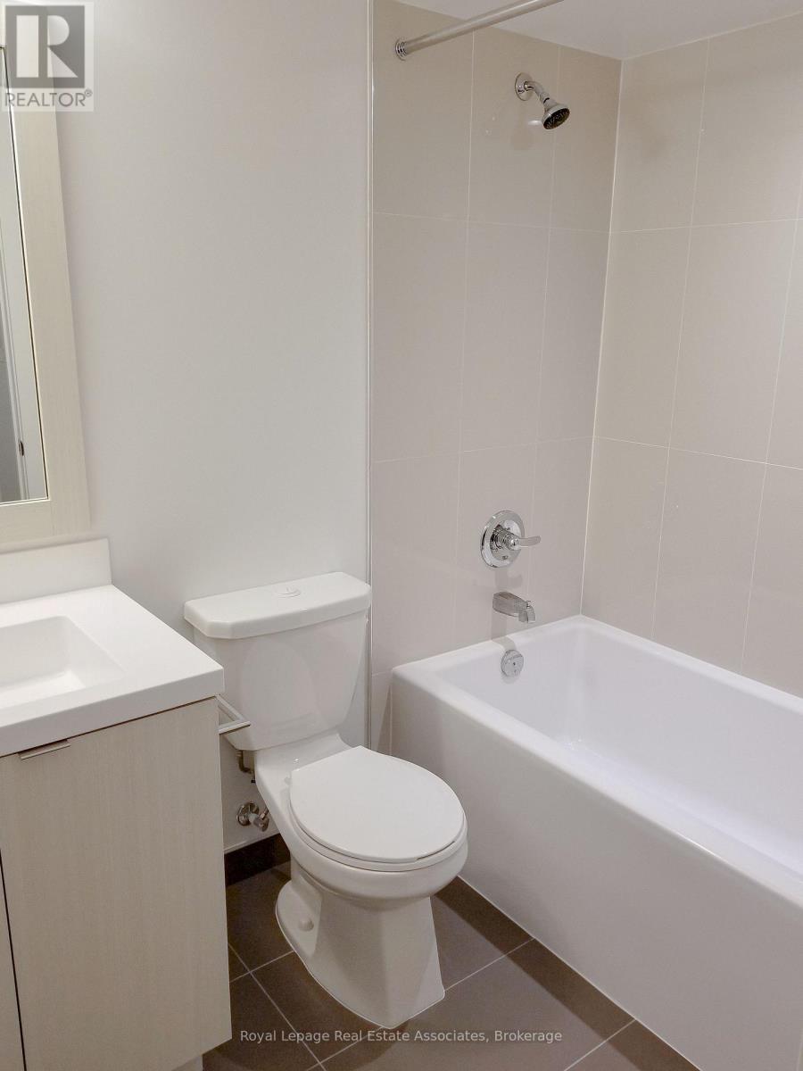 610 - 7 Mabelle Avenue, Toronto, Ontario  M5T 0C9 - Photo 11 - W12989940