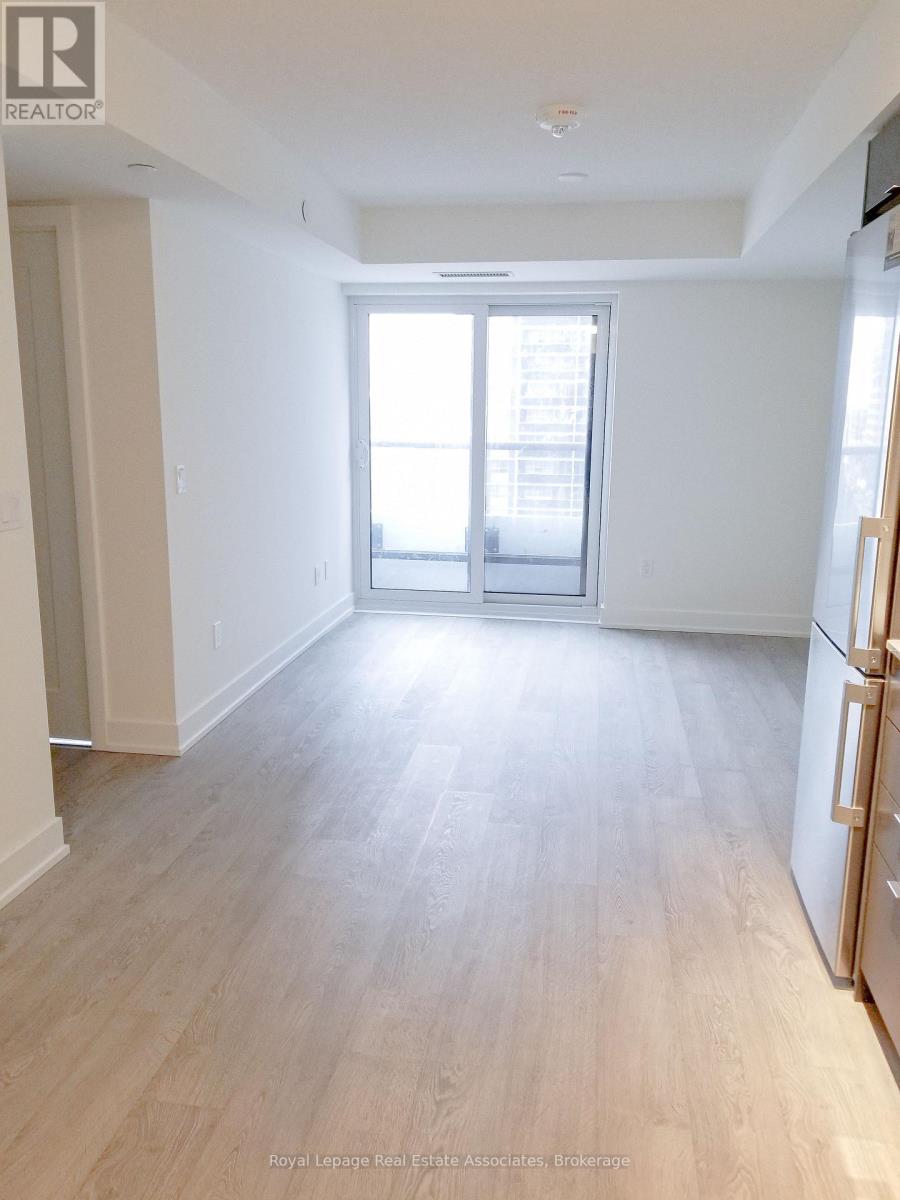 610 - 7 Mabelle Avenue, Toronto, Ontario  M5T 0C9 - Photo 3 - W12989940