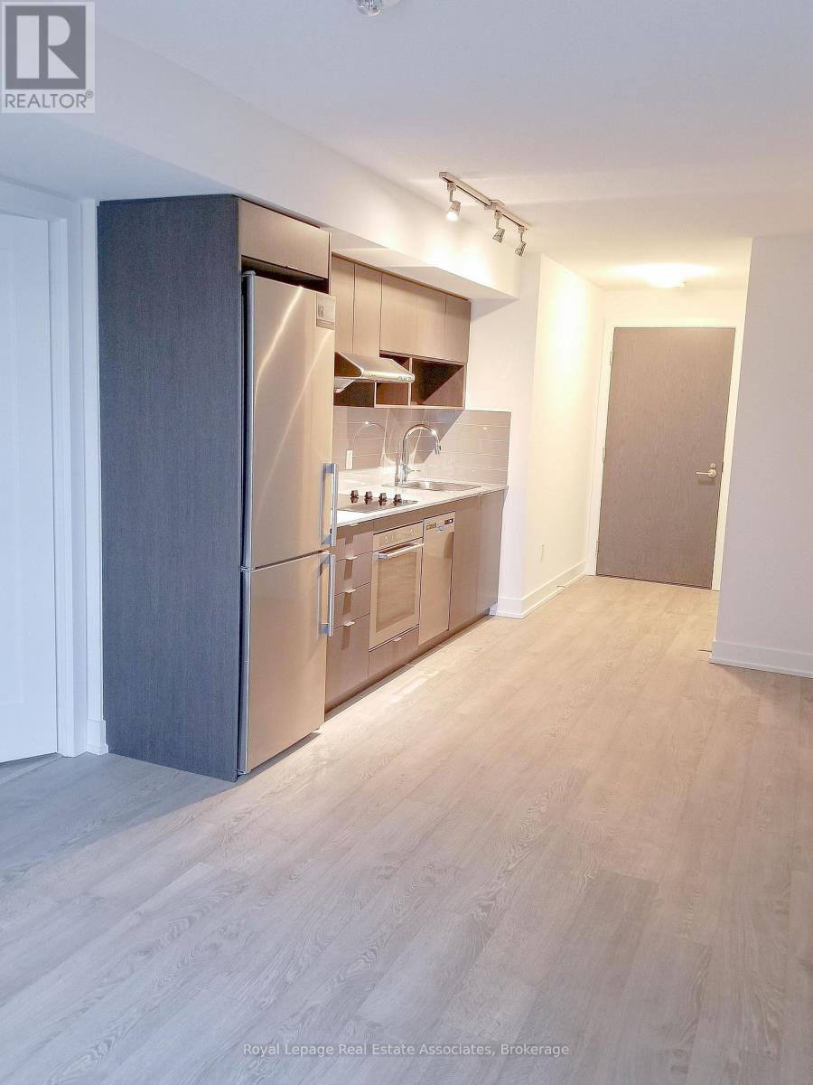 610 - 7 Mabelle Avenue, Toronto, Ontario  M5T 0C9 - Photo 5 - W12989940