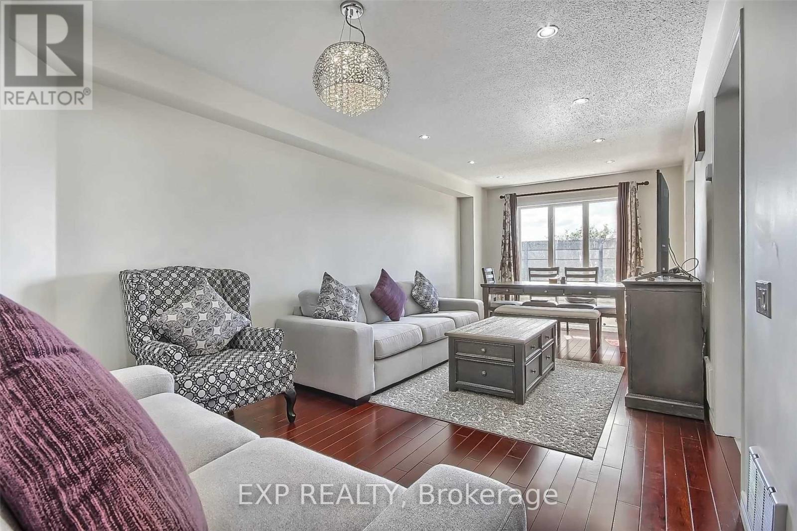 # Upper - 35h View Green Crescent, Toronto, Ontario  M9W 7E1 - Photo 12 - W12989948