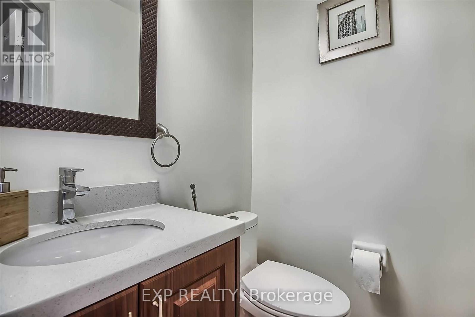 # Upper - 35h View Green Crescent, Toronto, Ontario  M9W 7E1 - Photo 17 - W12989948