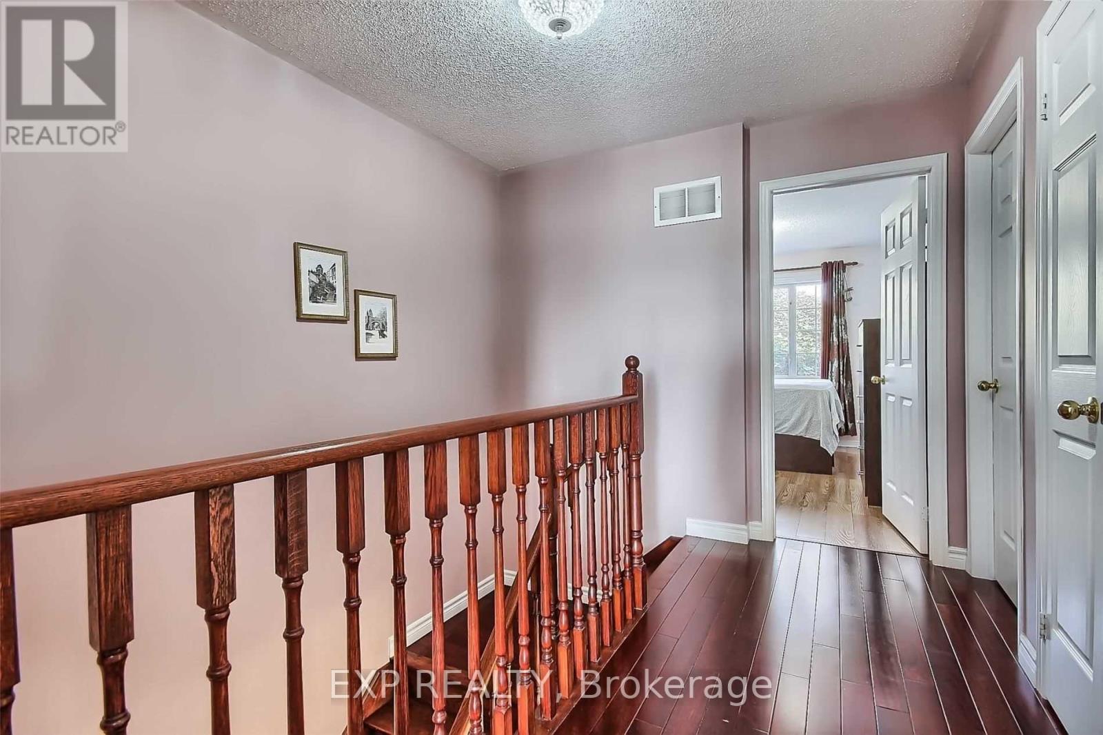 # Upper - 35h View Green Crescent, Toronto, Ontario  M9W 7E1 - Photo 20 - W12989948