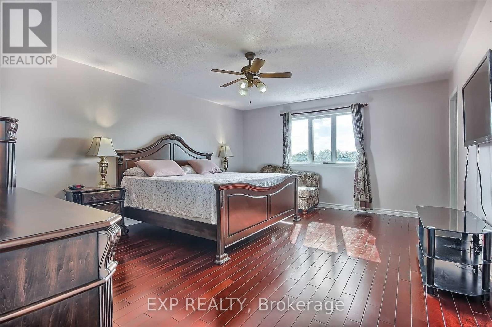 # Upper - 35h View Green Crescent, Toronto, Ontario  M9W 7E1 - Photo 21 - W12989948