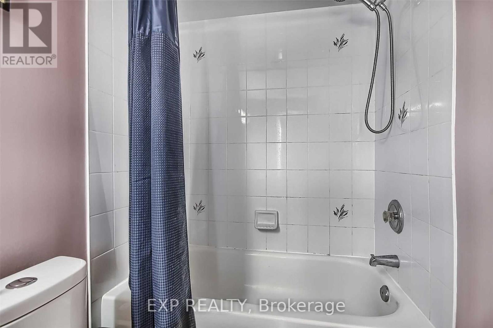 # Upper - 35h View Green Crescent, Toronto, Ontario  M9W 7E1 - Photo 24 - W12989948