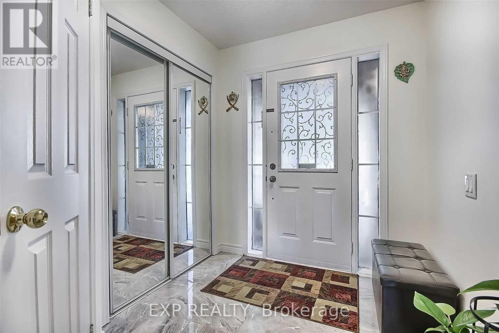 # Upper - 35h View Green Crescent, Toronto, Ontario  M9W 7E1 - Photo 4 - W12989948