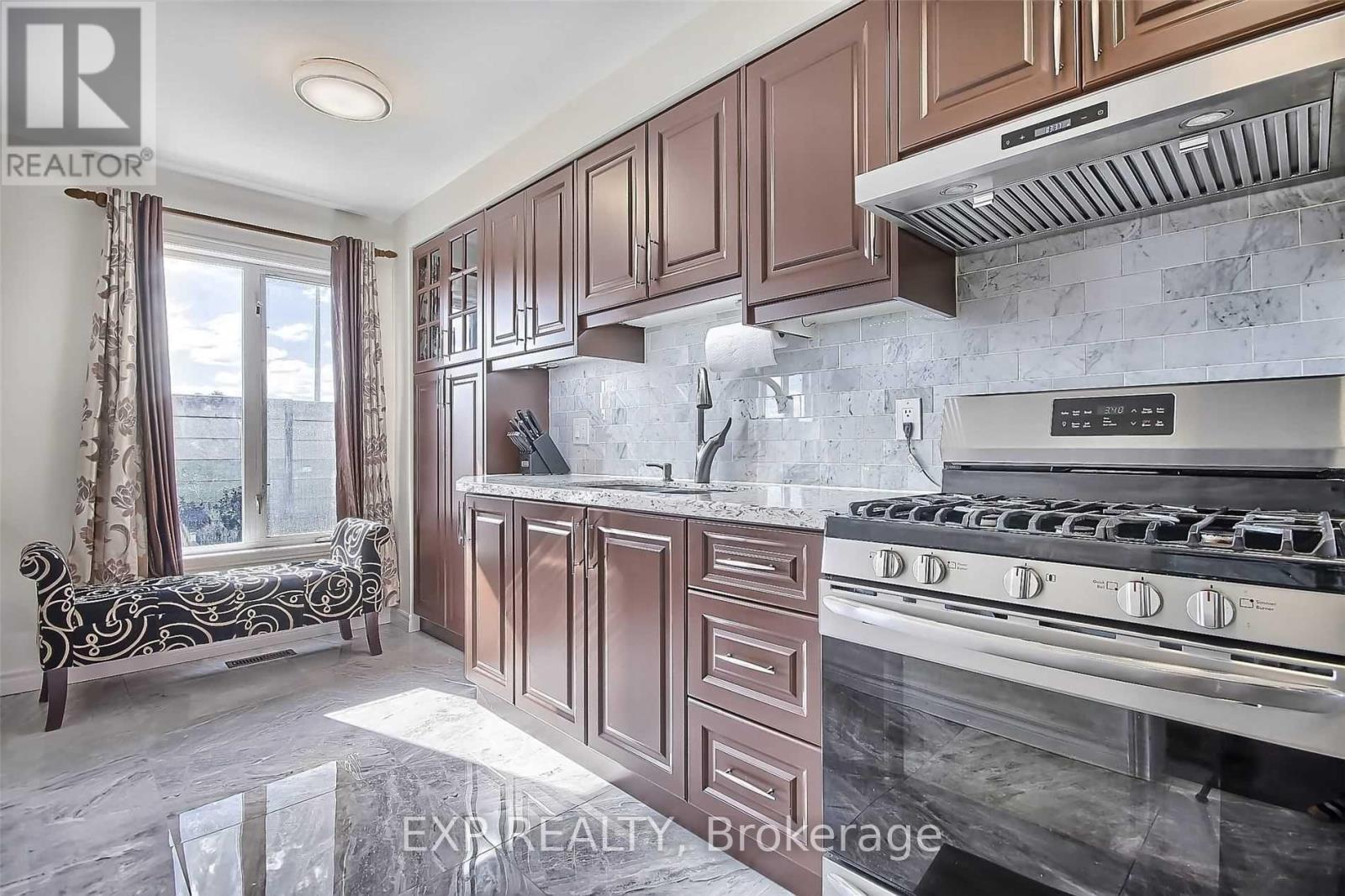 # Upper - 35h View Green Crescent, Toronto, Ontario  M9W 7E1 - Photo 9 - W12989948