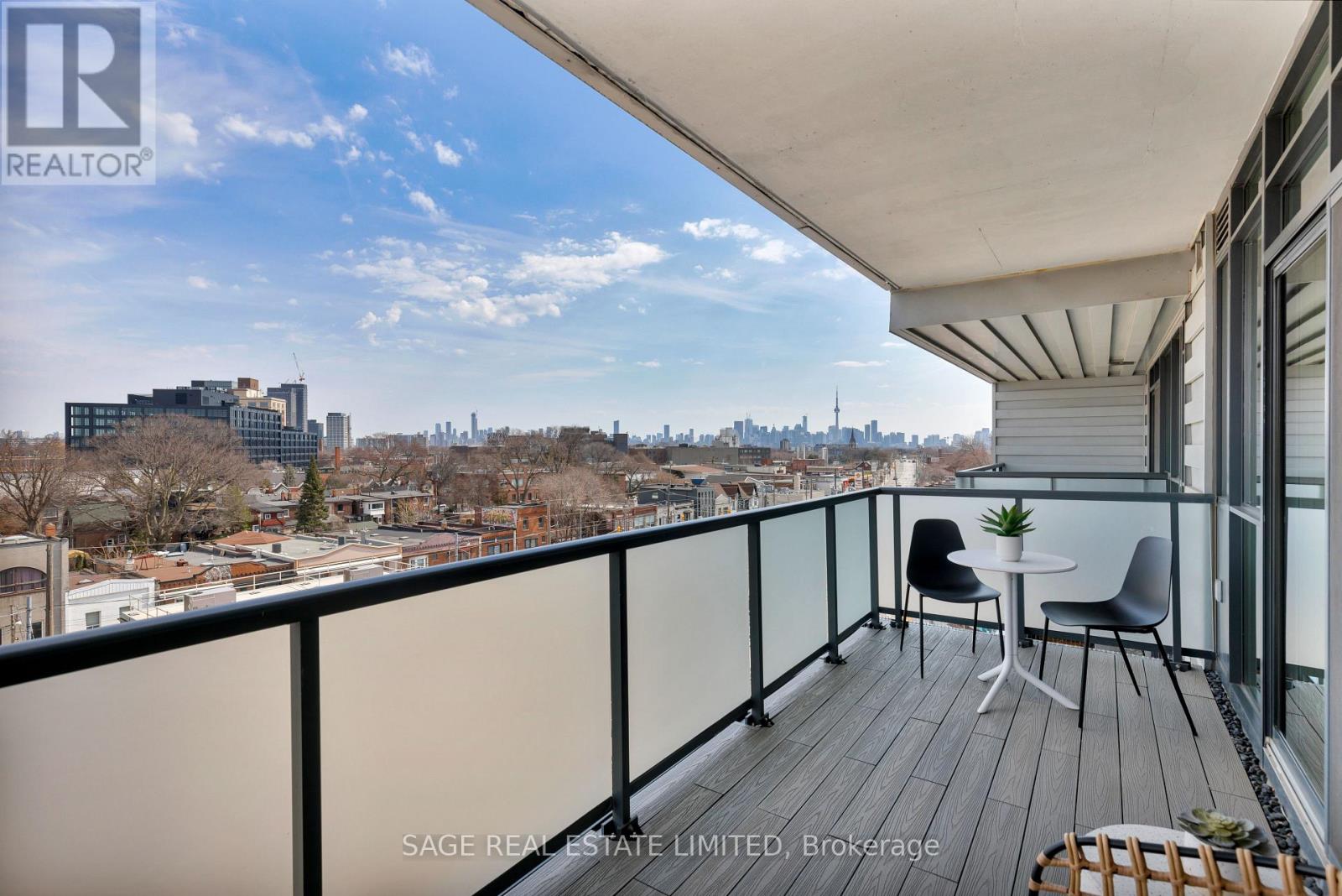 707 - 36 Howard Park Avenue, Toronto, Ontario  M6R 0A5 - Photo 10 - W12989950