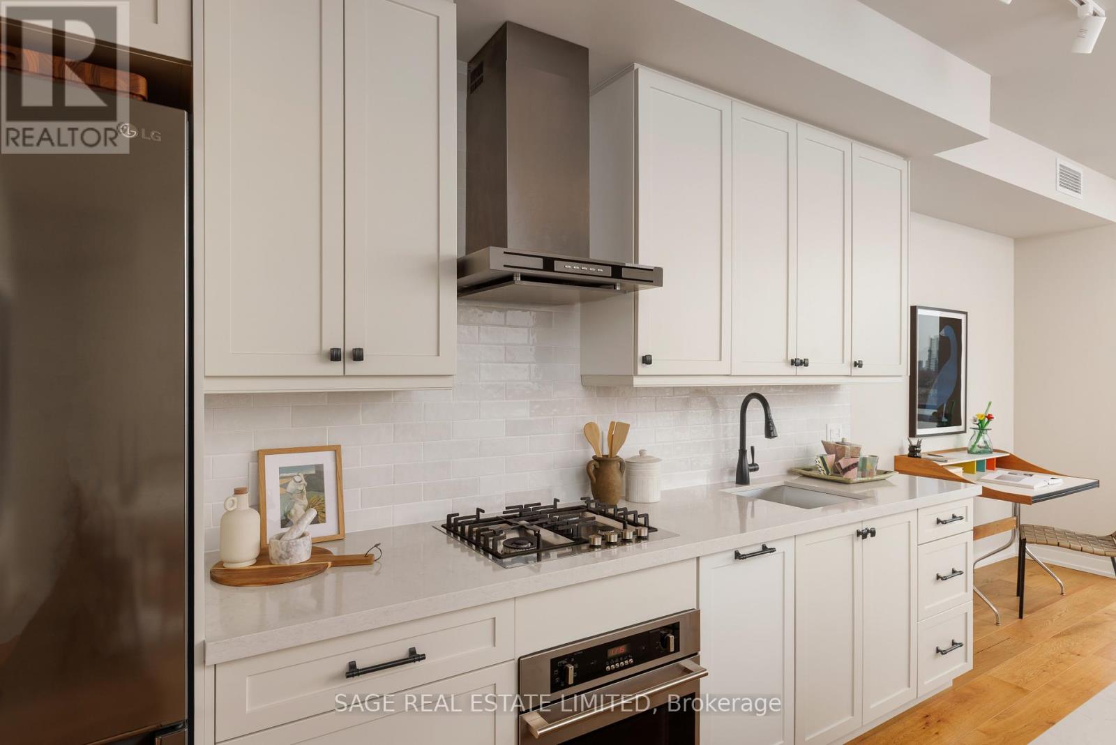 707 - 36 Howard Park Avenue, Toronto, Ontario  M6R 0A5 - Photo 22 - W12989950