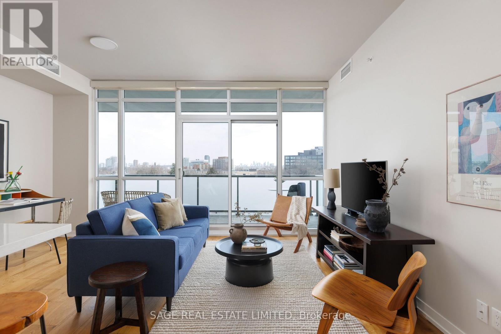 707 - 36 Howard Park Avenue, Toronto, Ontario  M6R 0A5 - Photo 3 - W12989950