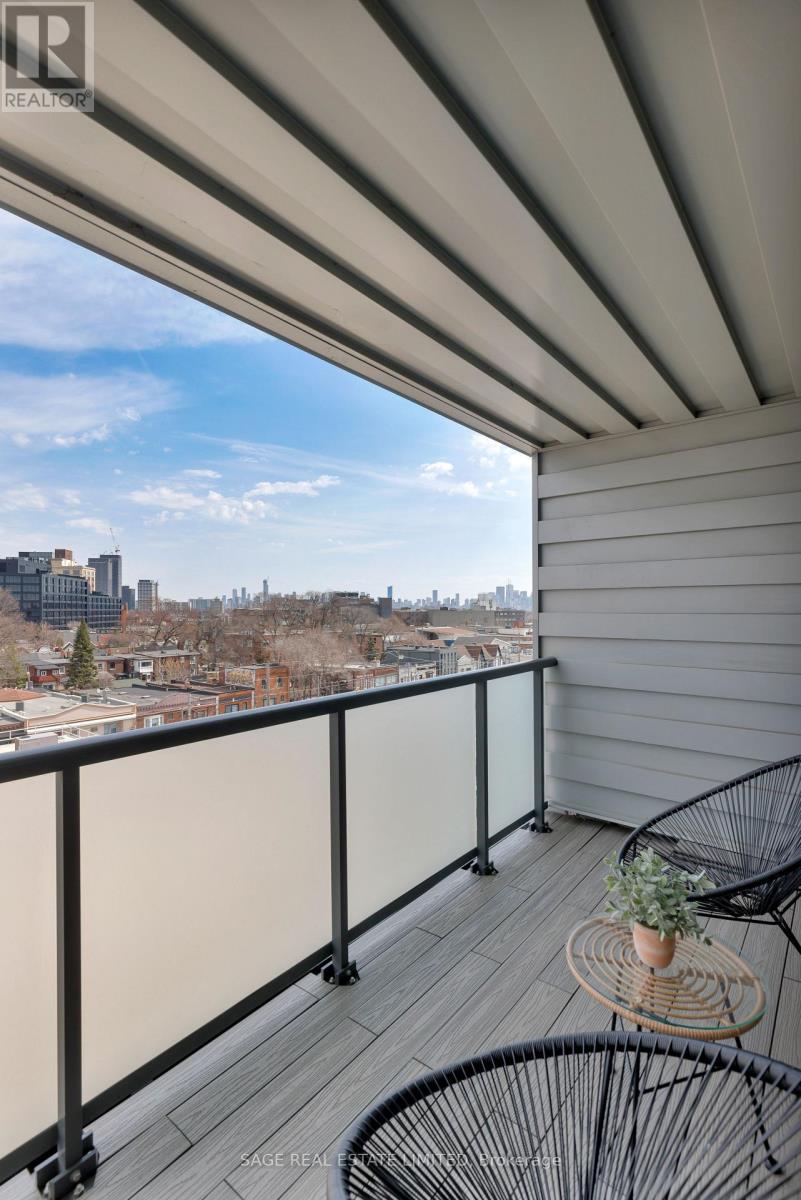 707 - 36 Howard Park Avenue, Toronto, Ontario  M6R 0A5 - Photo 32 - W12989950