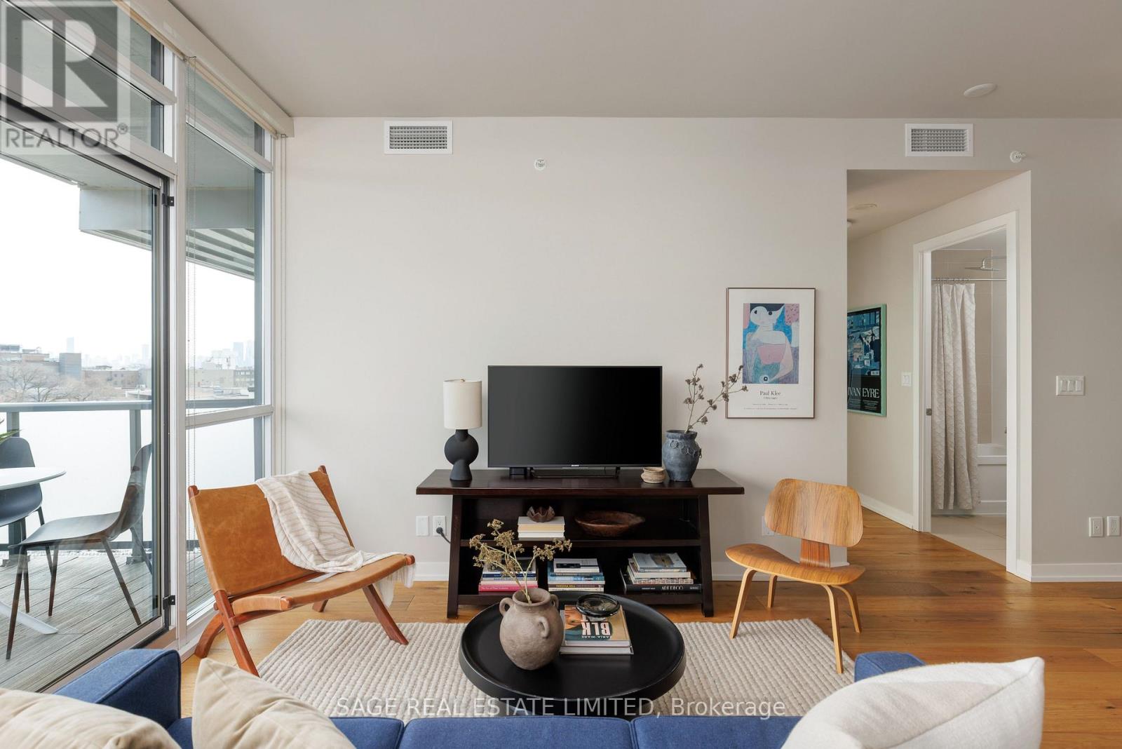 707 - 36 Howard Park Avenue, Toronto, Ontario  M6R 0A5 - Photo 6 - W12989950