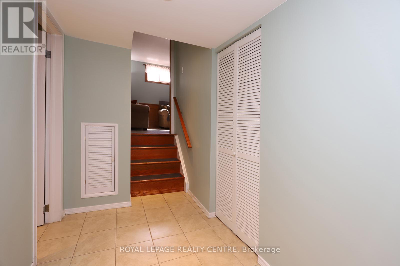 606 Hartfordshire Lane, Mississauga, Ontario  L5B 2X1 - Photo 21 - W12989952