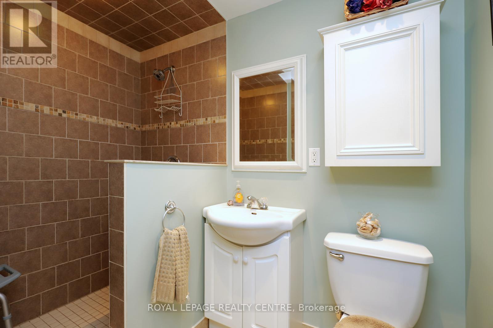 606 Hartfordshire Lane, Mississauga, Ontario  L5B 2X1 - Photo 22 - W12989952
