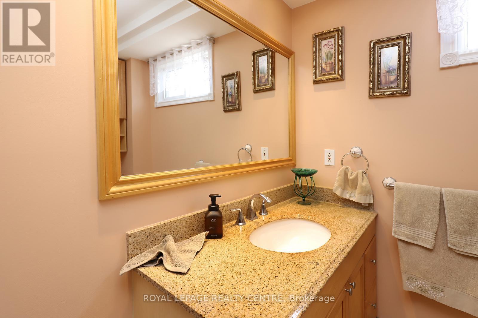 606 Hartfordshire Lane, Mississauga, Ontario  L5B 2X1 - Photo 28 - W12989952