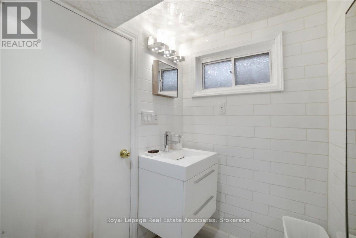 3652 Haven Glenn, Mississauga, Ontario  L4X 1X8 - Photo 34 - W12989970