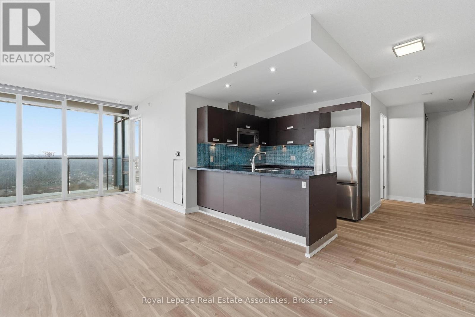 2116 - 90 Park Lawn Road, Toronto, Ontario  M8Y 0B6 - Photo 2 - W12989994