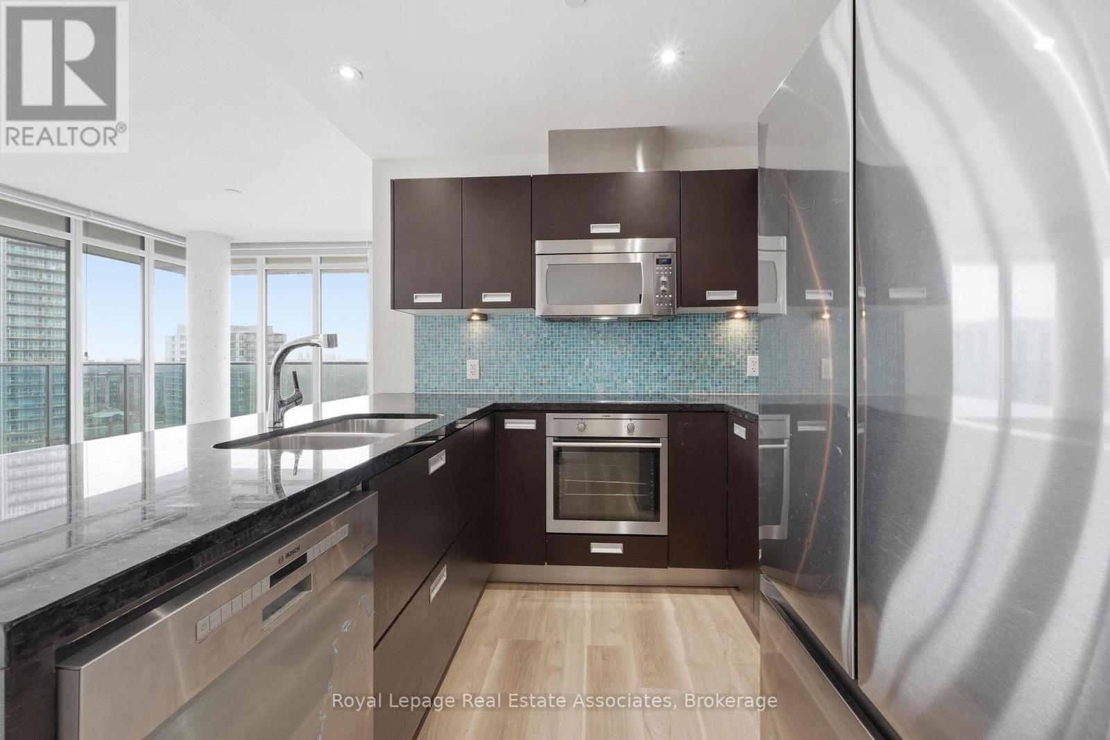 2116 - 90 Park Lawn Road, Toronto, Ontario  M8Y 0B6 - Photo 4 - W12989994