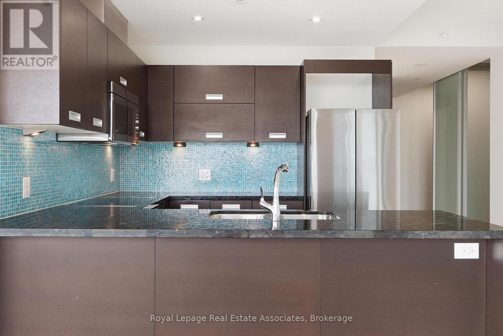 2116 - 90 Park Lawn Road, Toronto, Ontario  M8Y 0B6 - Photo 7 - W12989994