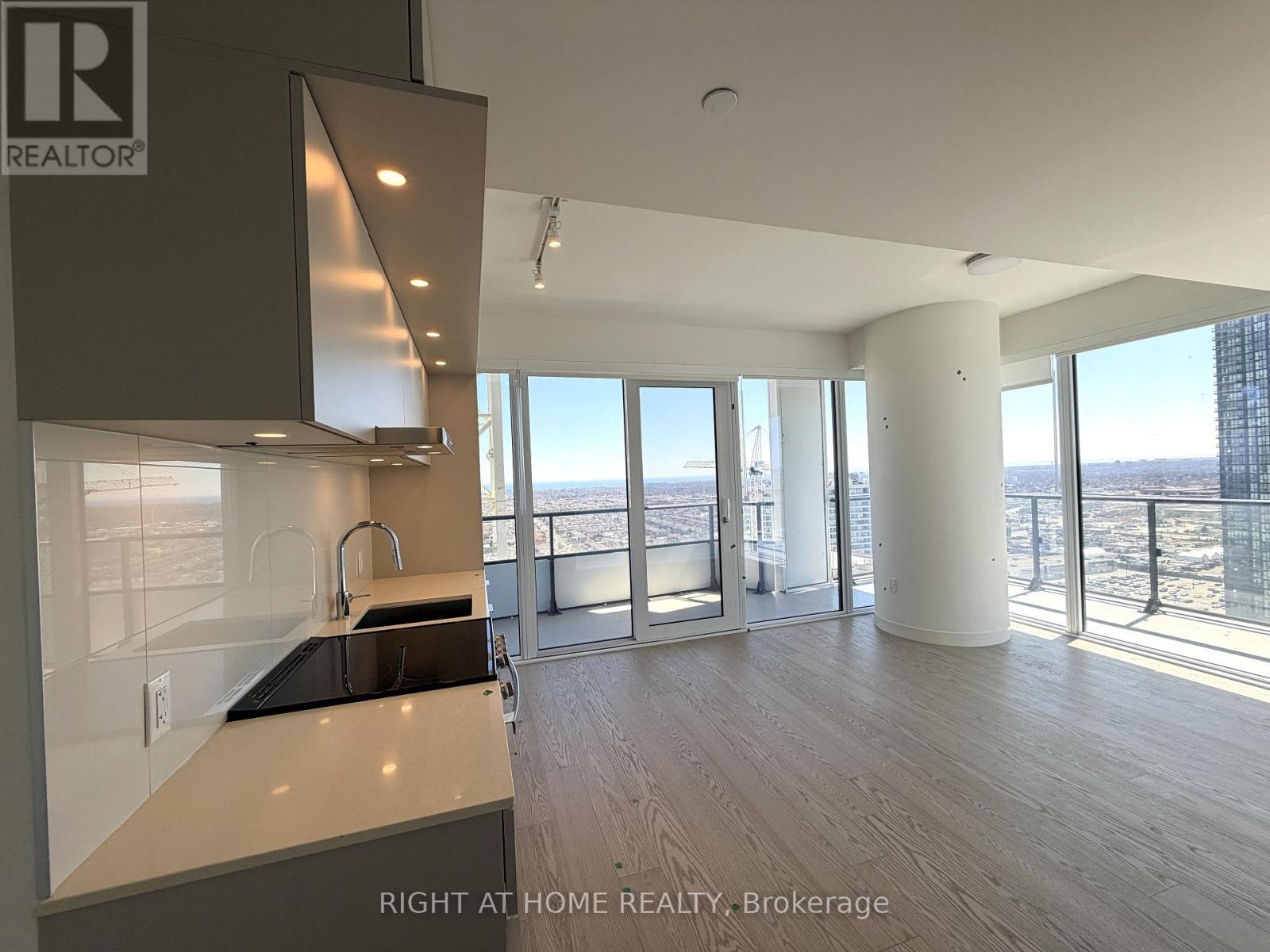 2511 - 448 BURNHAMTHORPE ROAD W, Mississauga, Ontario