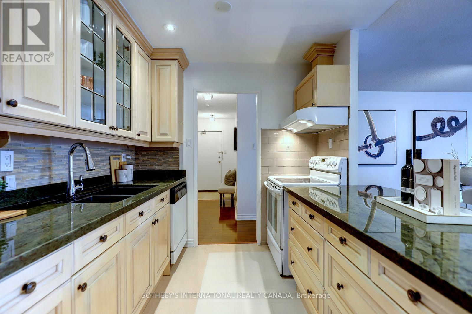 104 - 1515 Lakeshore Road E, Mississauga, Ontario  L5E 3E2 - Photo 10 - W12990008