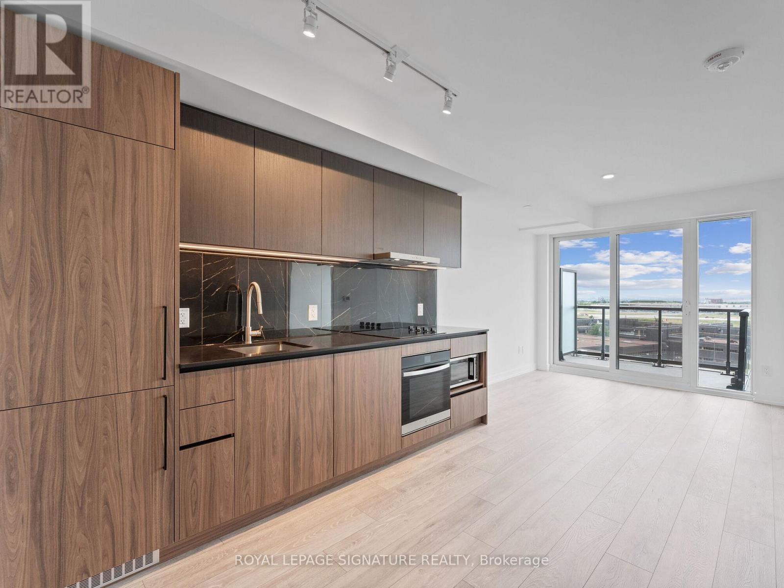 1021 - 1100 Sheppard Avenue W, Toronto, Ontario  M3K 0E4 - Photo 11 - W12990020