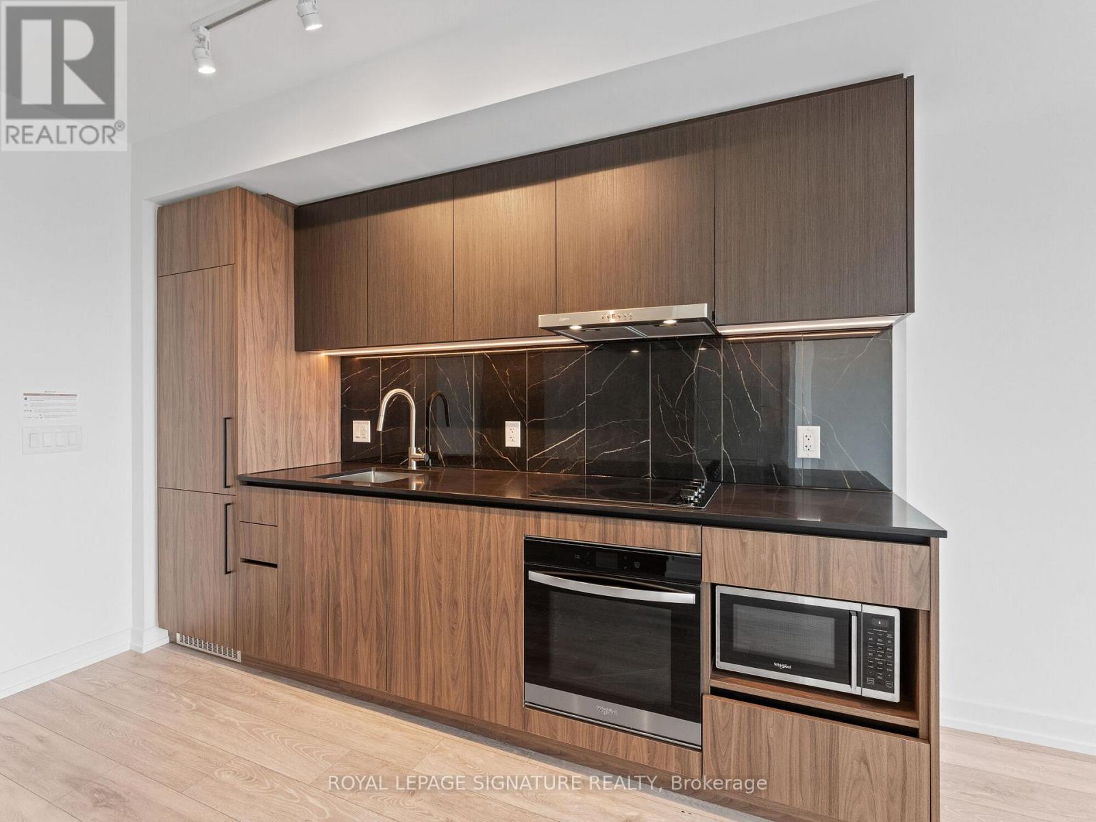 1021 - 1100 Sheppard Avenue W, Toronto, Ontario  M3K 0E4 - Photo 13 - W12990020