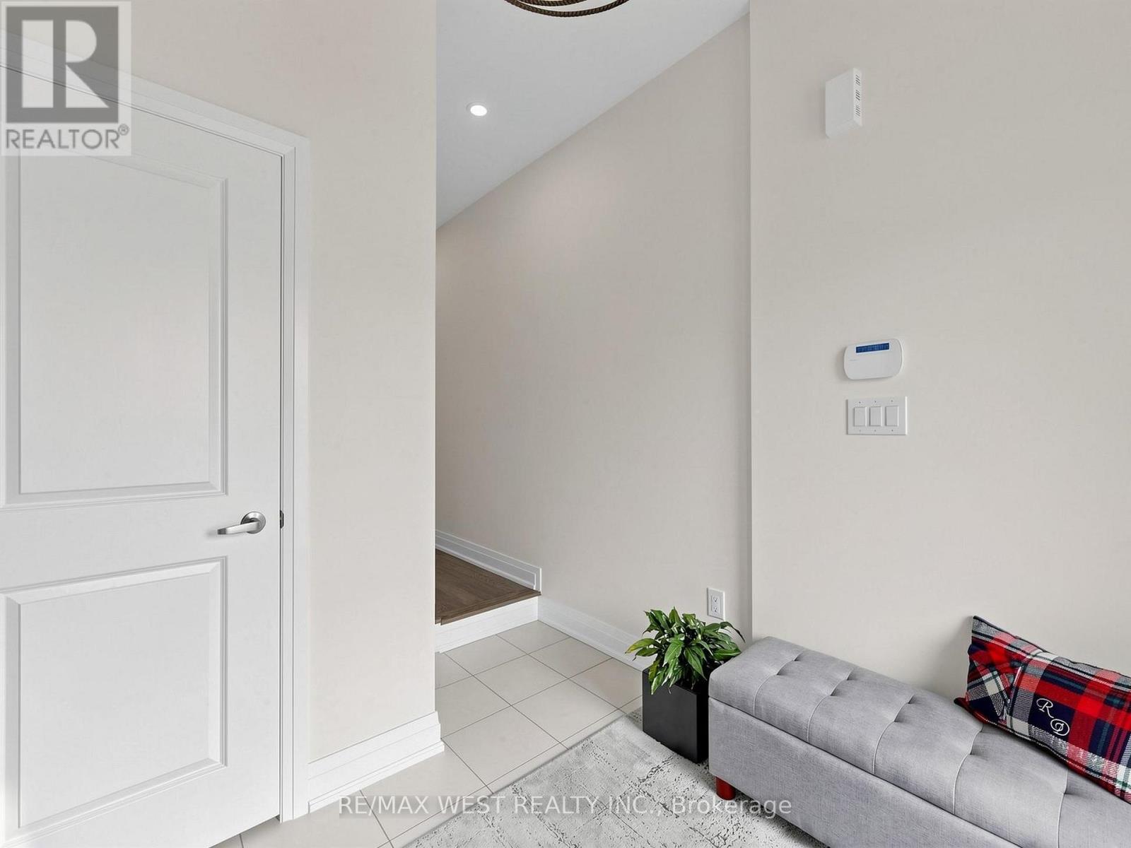 32 Angelfish Road, Brampton, Ontario  L7A 5C3 - Photo 20 - W12990068