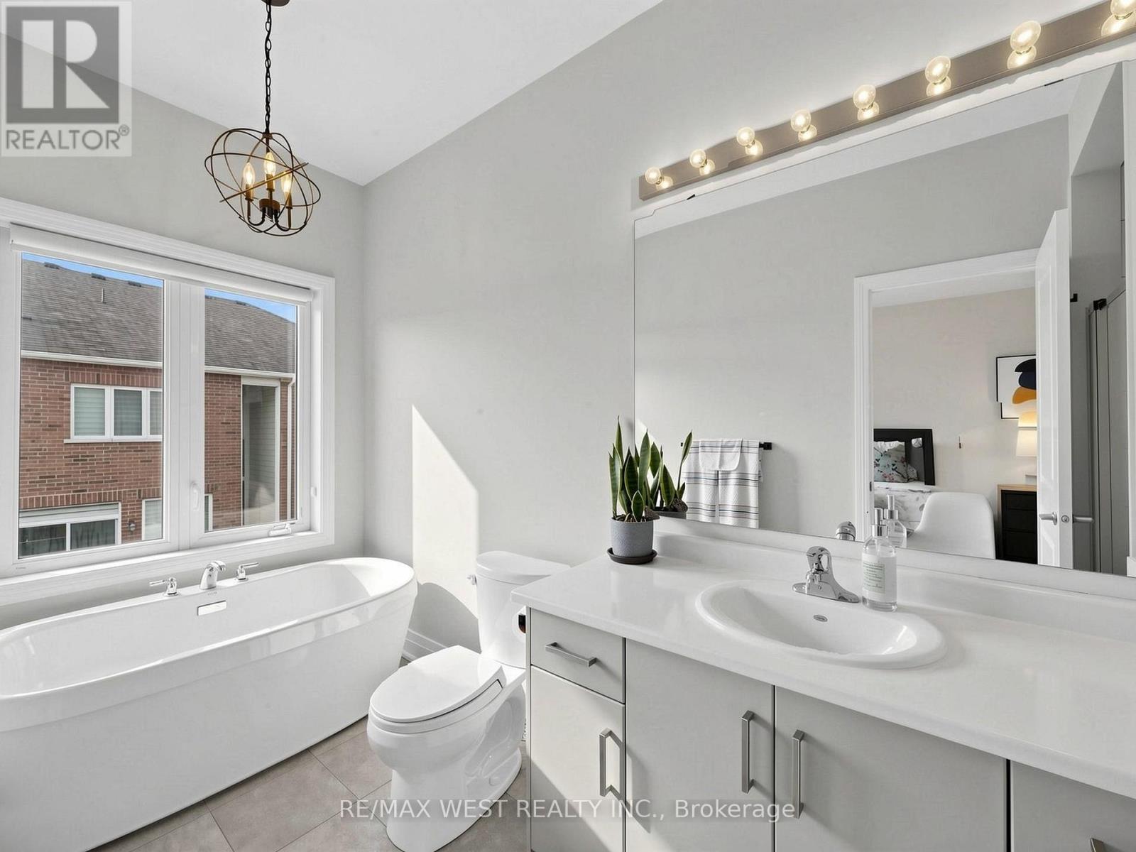 32 Angelfish Road, Brampton, Ontario  L7A 5C3 - Photo 28 - W12990068