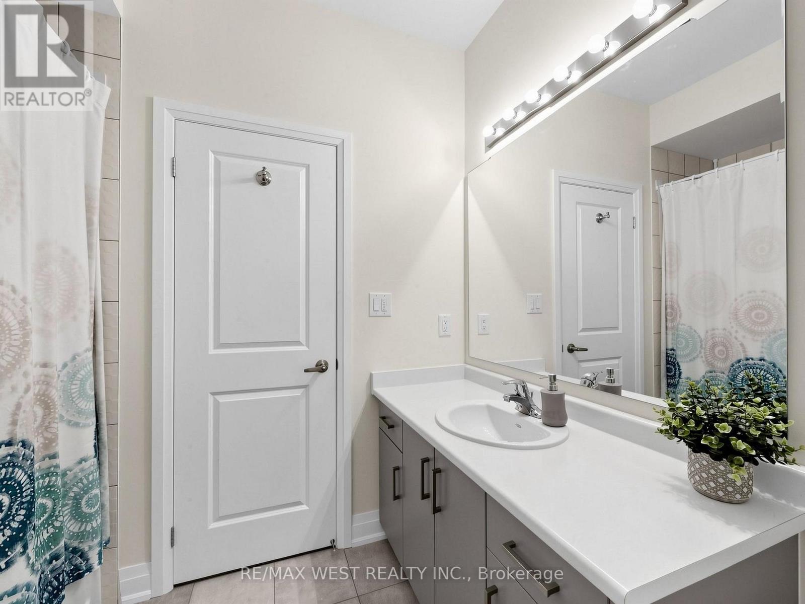 32 Angelfish Road, Brampton, Ontario  L7A 5C3 - Photo 36 - W12990068