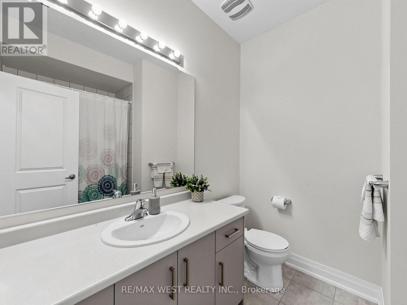 32 Angelfish Road, Brampton, Ontario  L7A 5C3 - Photo 37 - W12990068