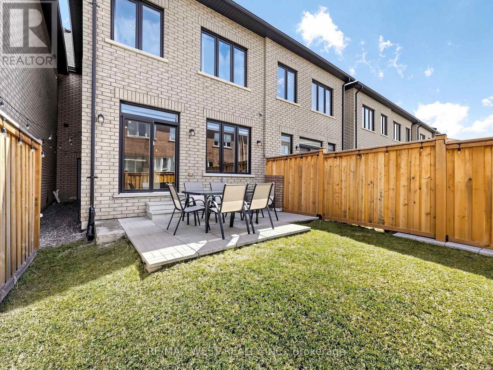 32 Angelfish Road, Brampton, Ontario  L7A 5C3 - Photo 45 - W12990068