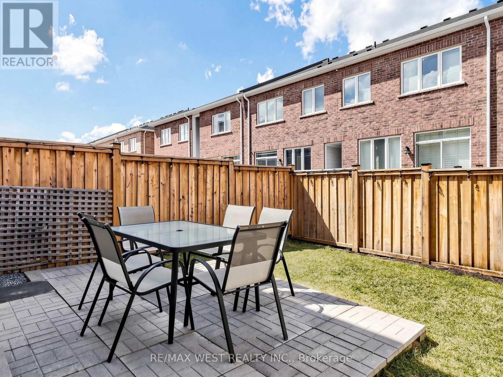 32 Angelfish Road, Brampton, Ontario  L7A 5C3 - Photo 48 - W12990068