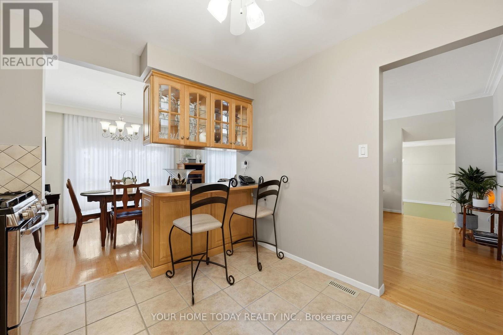 51 Faludon Drive, Halton Hills, Ontario  L7G 1H8 - Photo 13 - W12990074