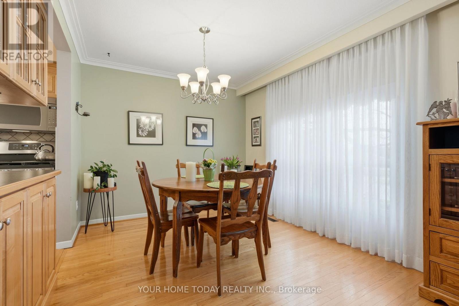 51 Faludon Drive, Halton Hills, Ontario  L7G 1H8 - Photo 14 - W12990074